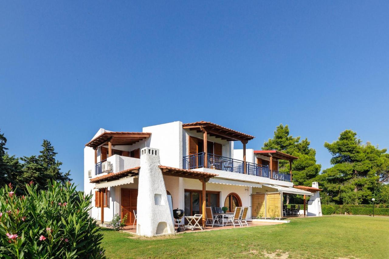 Luna Villa Private Beach Néa Iráklia Kültér fotó