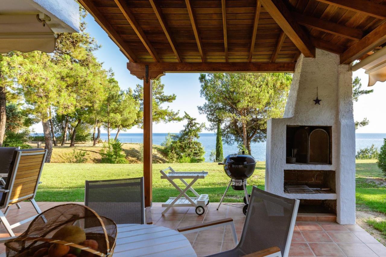 Luna Villa Private Beach Néa Iráklia Kültér fotó