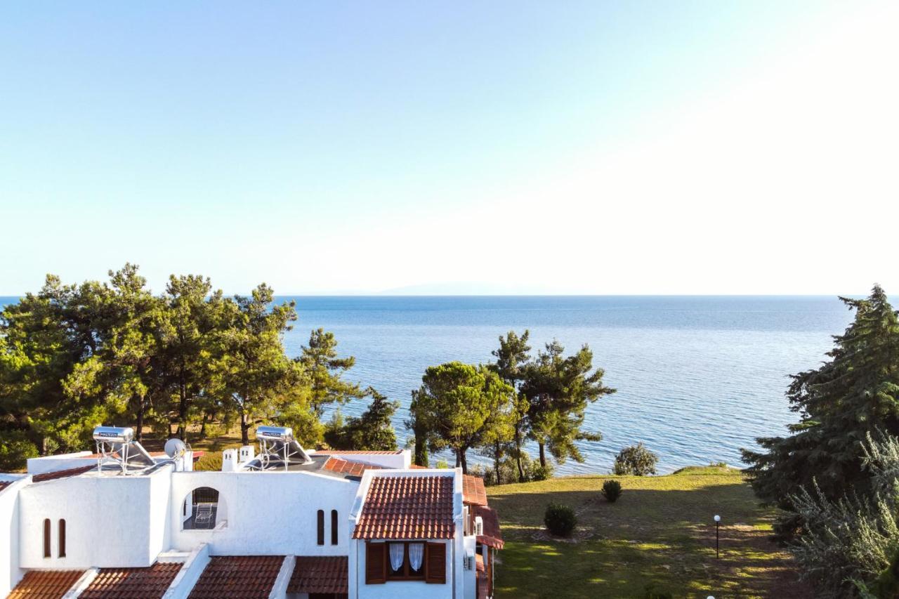 Luna Villa Private Beach Néa Iráklia Kültér fotó