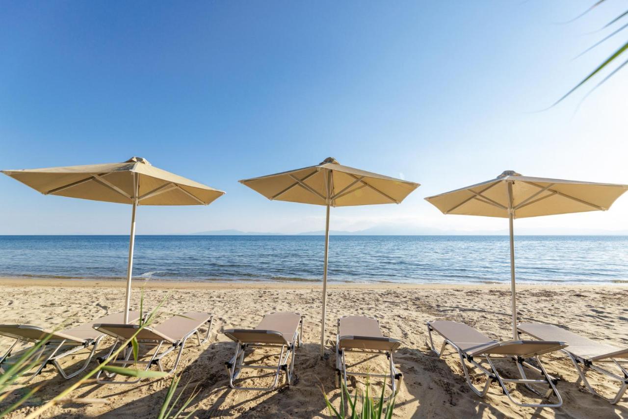 Luna Villa Private Beach Néa Iráklia Kültér fotó