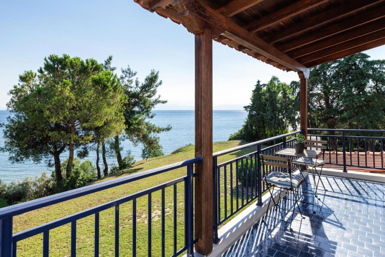 Luna Villa Private Beach Néa Iráklia Kültér fotó
