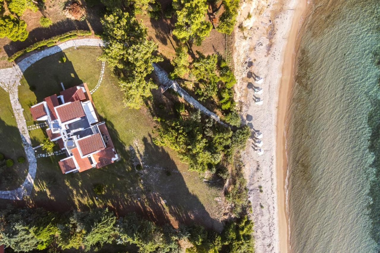 Luna Villa Private Beach Néa Iráklia Kültér fotó